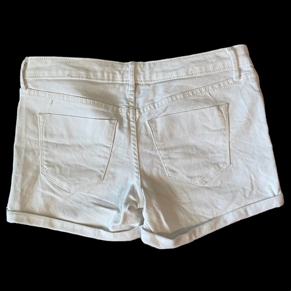 Mossimo White Mid-Rise Denim shorts (2) - Picture 2 of 5